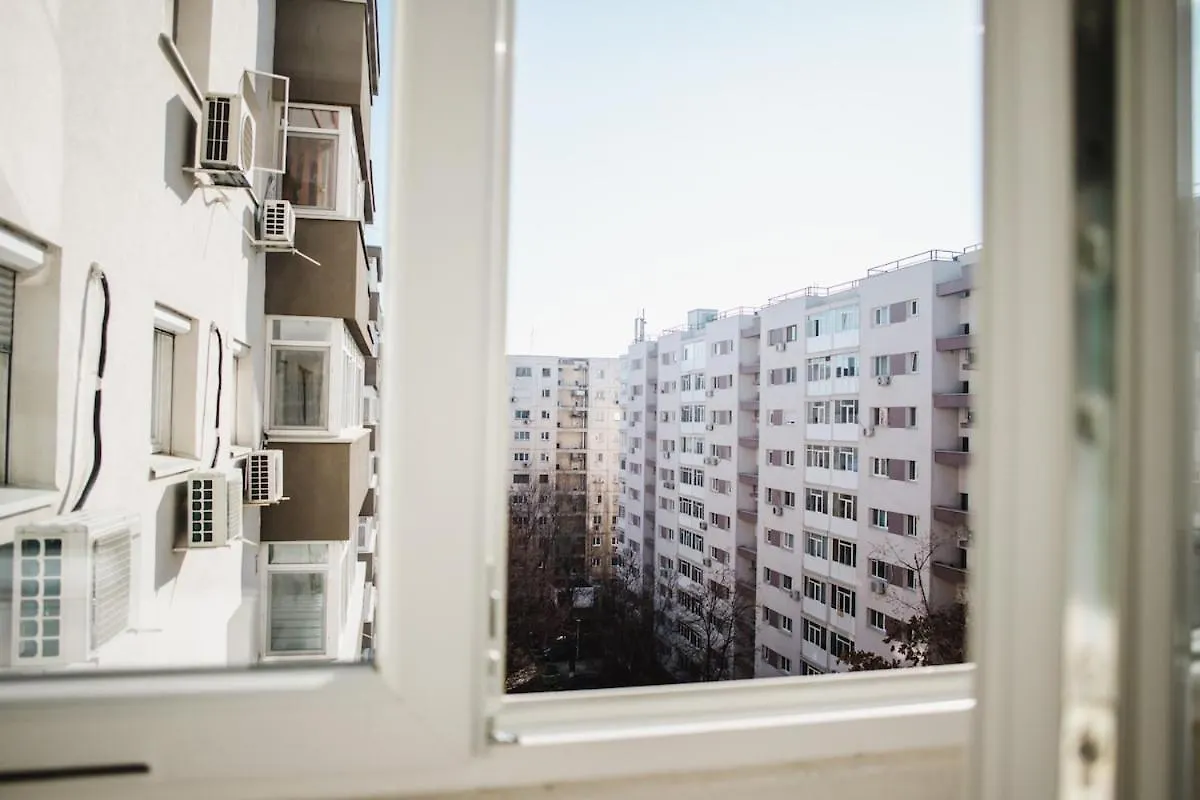 Cozyapartment Near Metrogorjului Bucharest