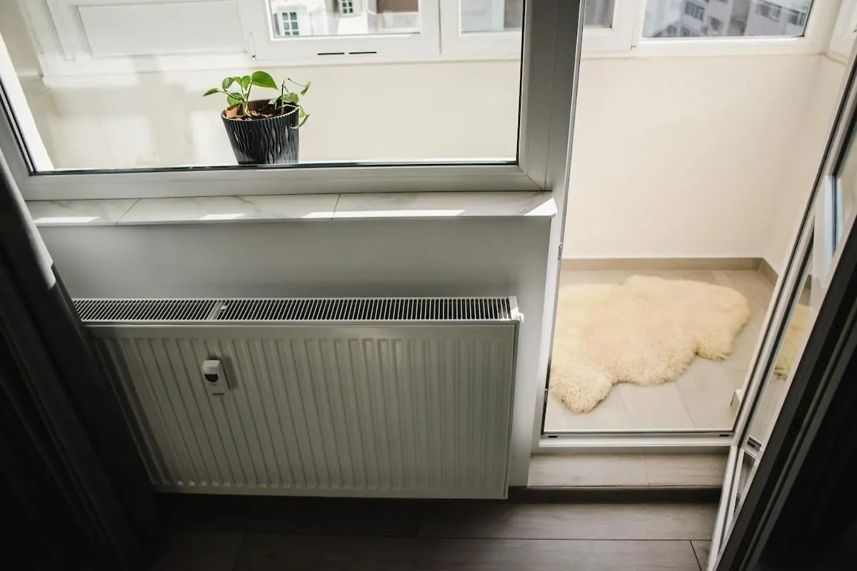 Cozyapartment Near Metrogorjului Bucharest