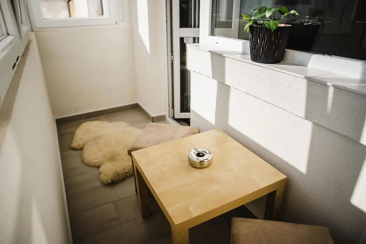 Cozyapartment Near Metrogorjului Bucharest Apartment