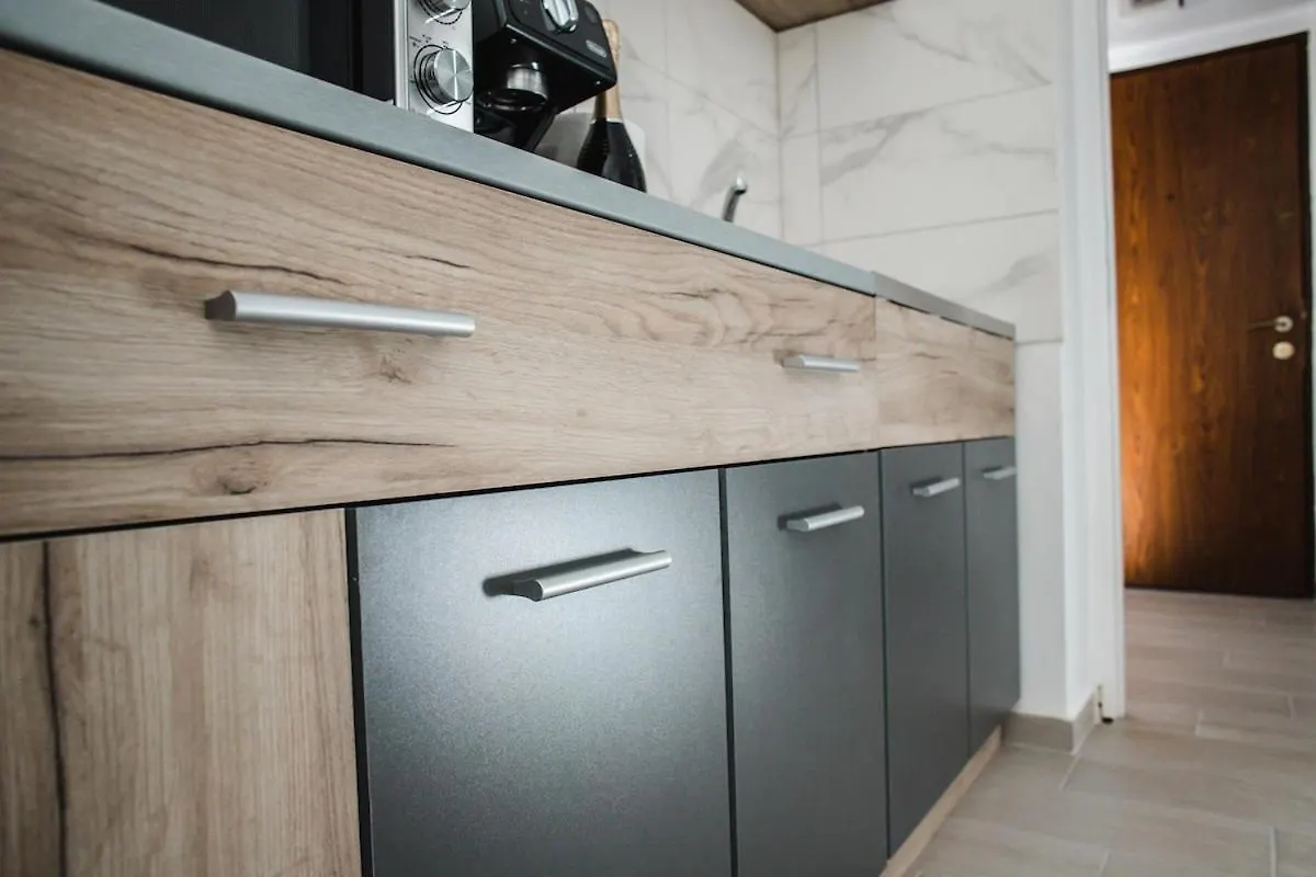 Cozyapartment Near Metrogorjului Bucharest
