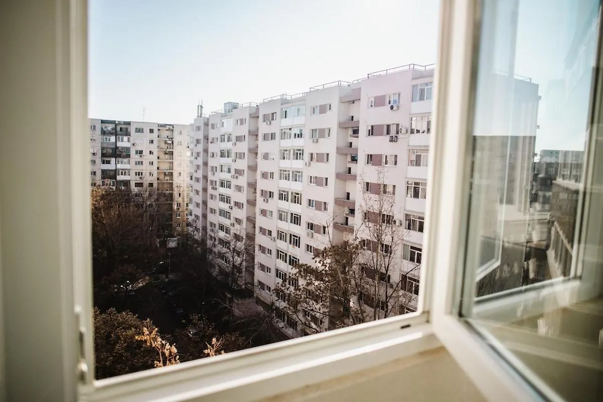 Cozyapartment Near Metrogorjului Bucharest